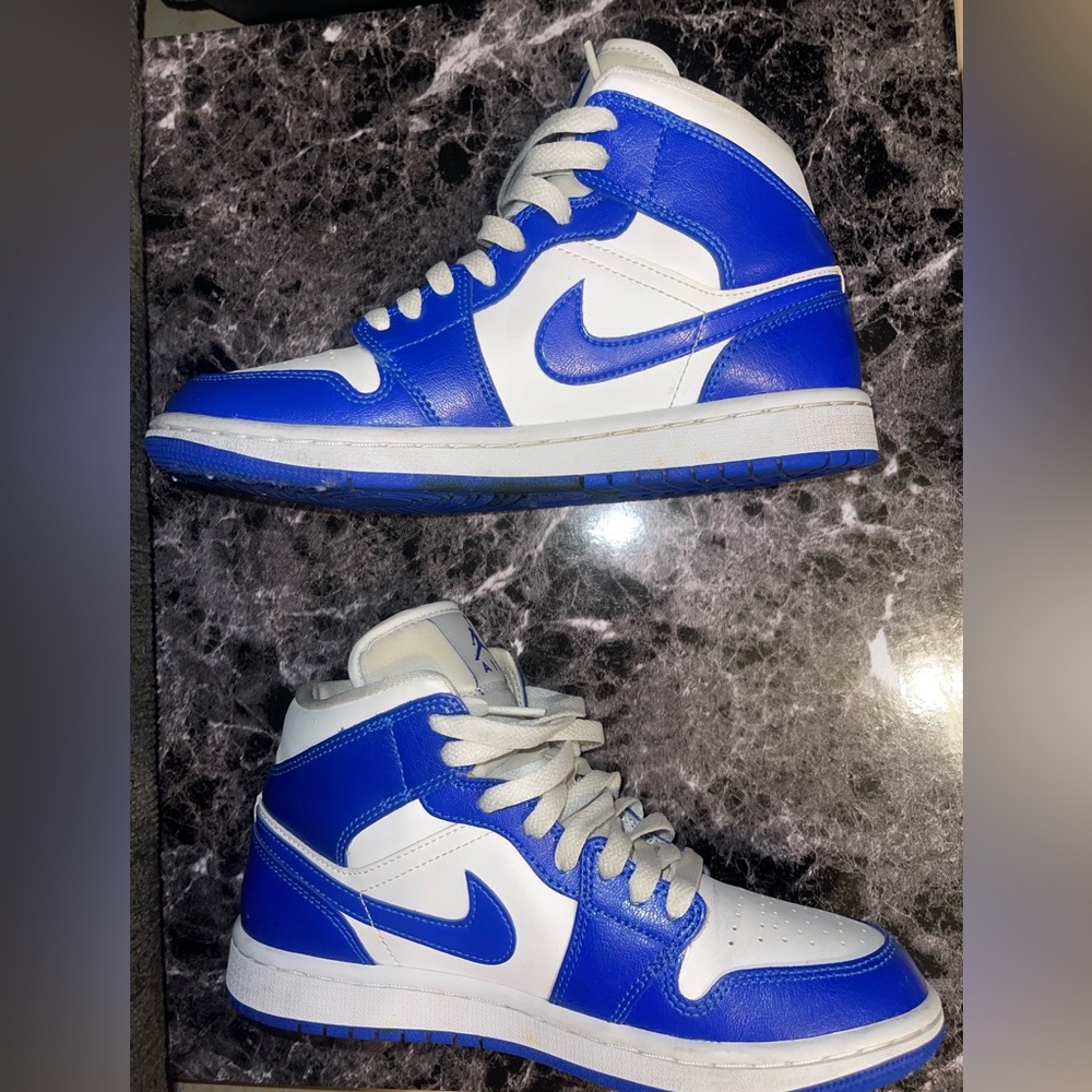 Wmns Nike Air Jordan 1 Mid ‘Kentucky blue’  Size  7